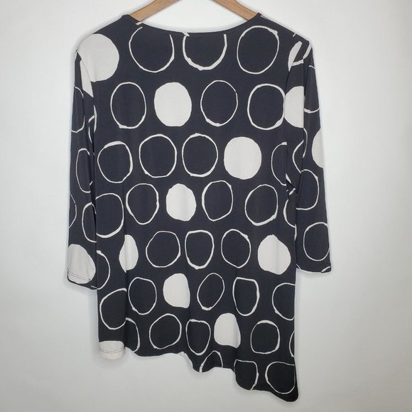 Susan Graver Womens Liquid Knit Blouse Size L Asymmetrical Hem 3/4 Sleeve Black - Picture 4 of 9